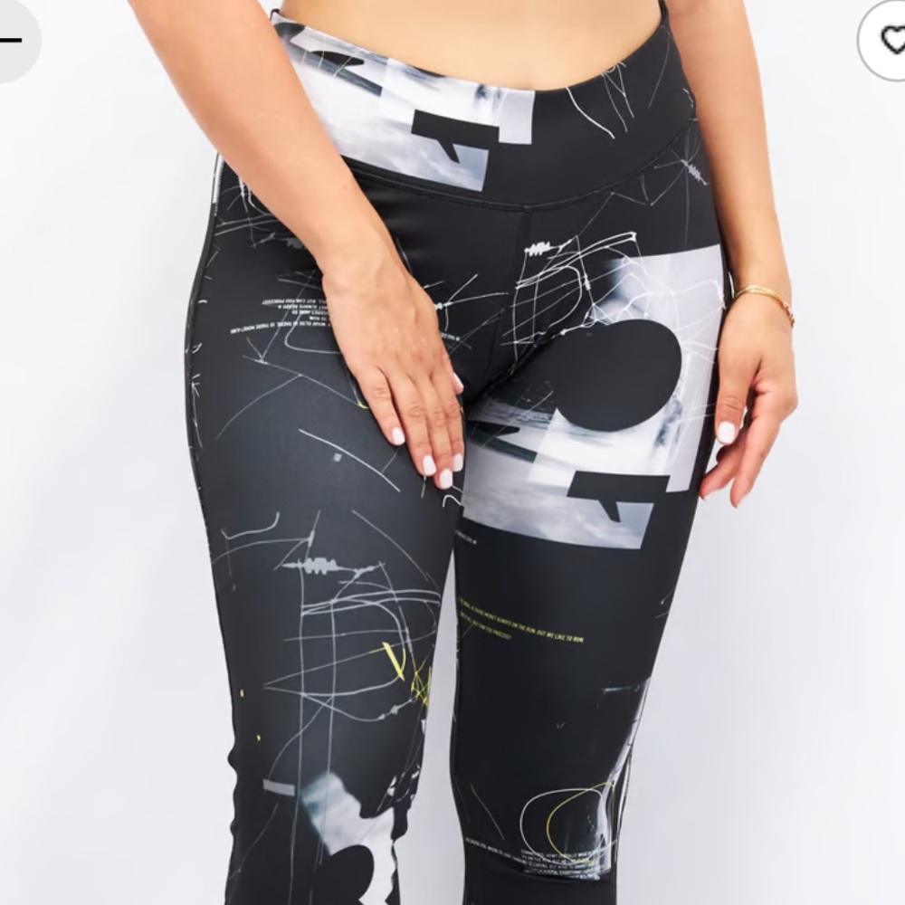 Woman’s Capri Reebok Yoga Athletic Leggings
Sportswear Fit Training Size Med